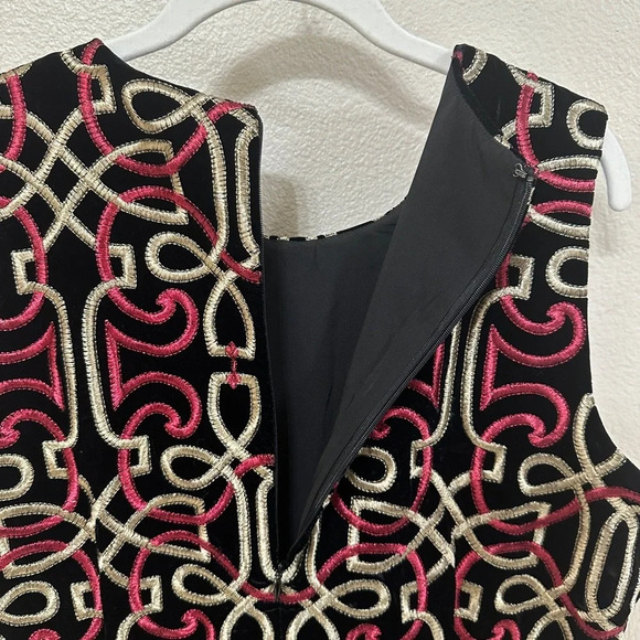J. McLaughlin | Velvet Embroidered Holiday Dress | Size 14 - Picture 6 of 7